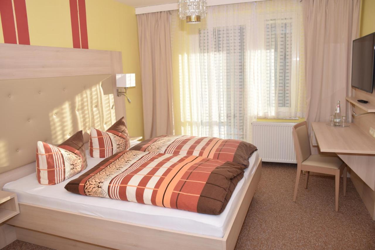 Marschalls Hotel Am Rennsteig Нойхаус ам Ренвег Екстериор снимка